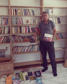 Malatya Hekimhan Başak Köyünde yeni oluşturulan Cem evi kütüphanesinde, zengin içerikli ve çok çeşit
